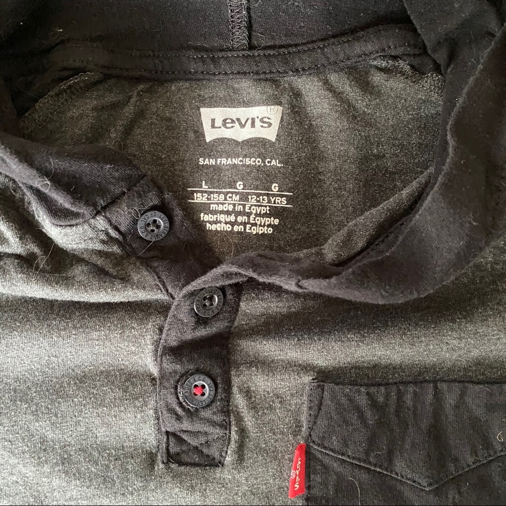 3/$15 - Bundle of 2 long sleeved hoodie t-shirts - Picture 7 of 7